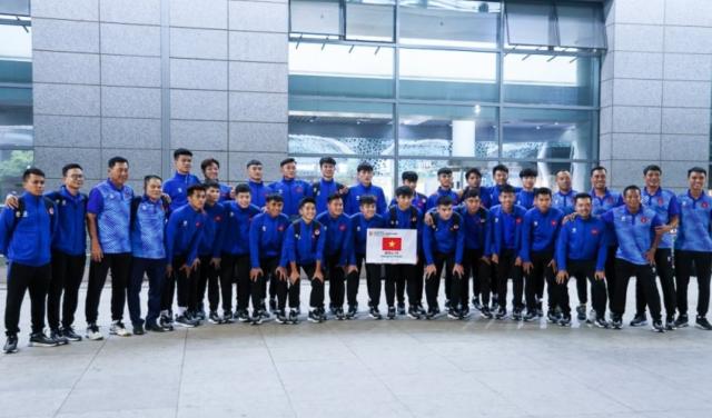 越南国青抵达渭南备战四国赛 阮公凤侄子随队征战